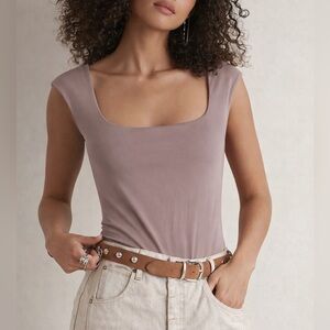 Sincerely Jules | Nude | Scoop Neck Cap Sleeve Bodysuit Size Medium